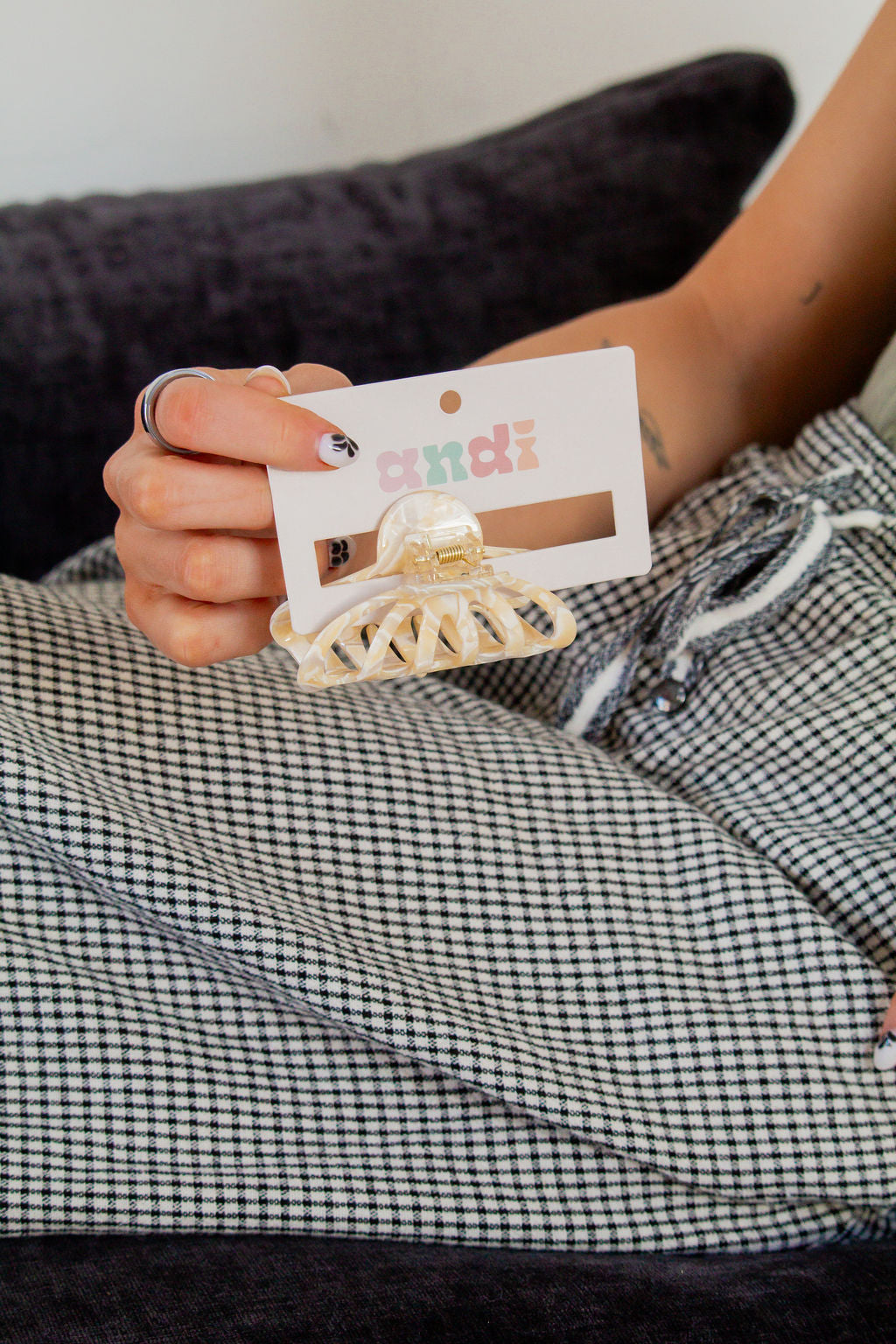 Cream Scallop Claw Clip
