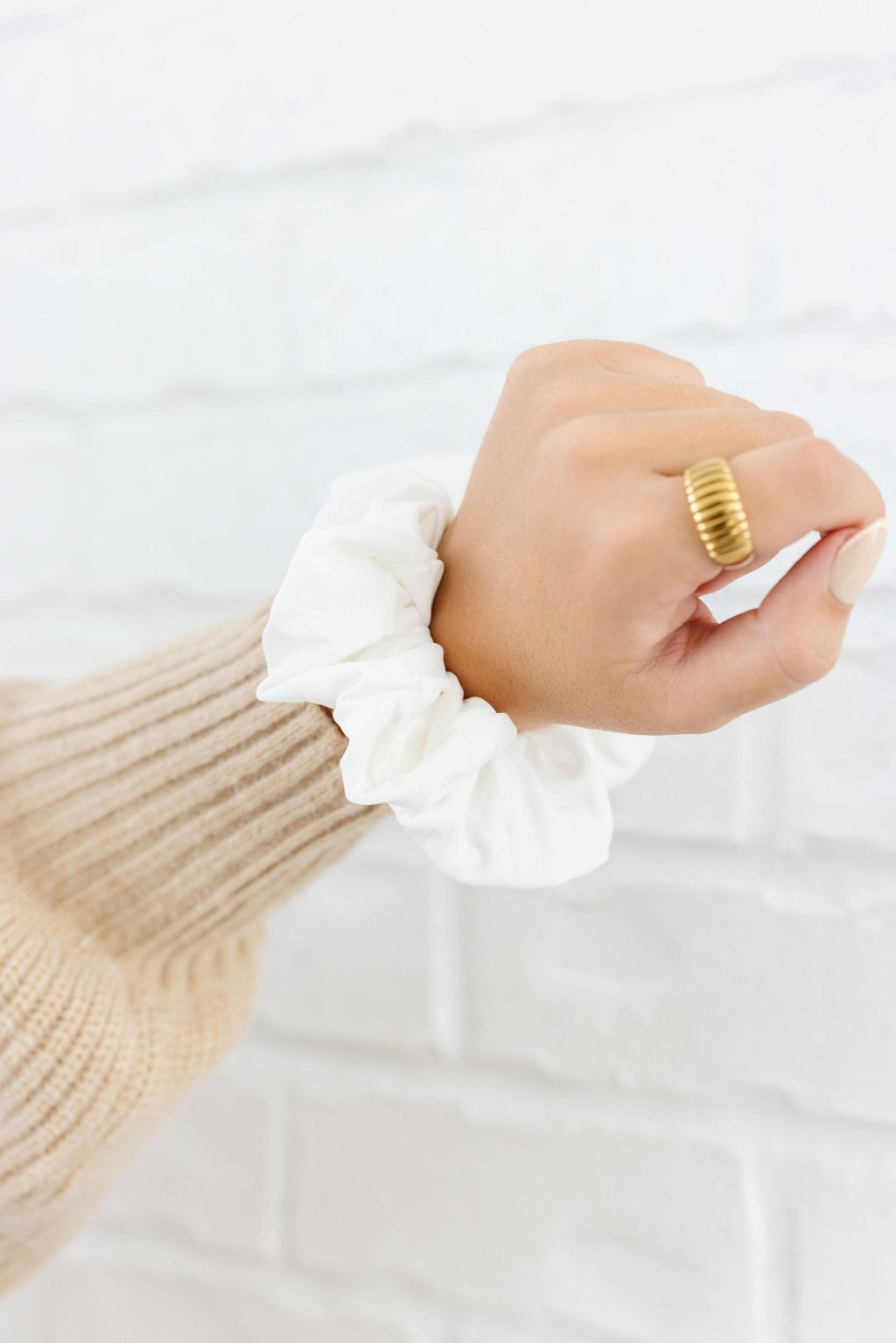 Dove Oversized Athletic Scrunchie