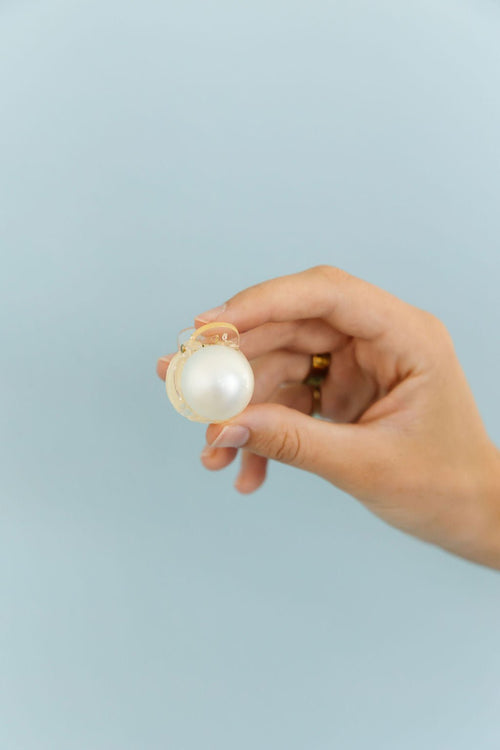 Chunky Pearl Claw Clip